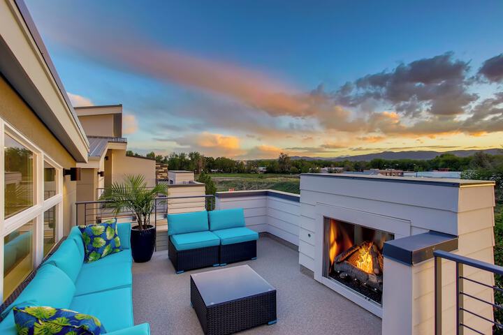Old Town Group Retreat - New to Brewery District! in Fort Collins, CO