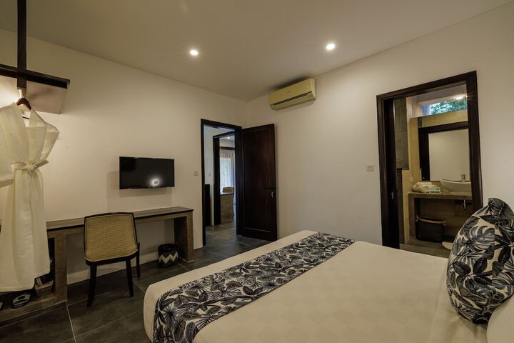 Room 10 of 62