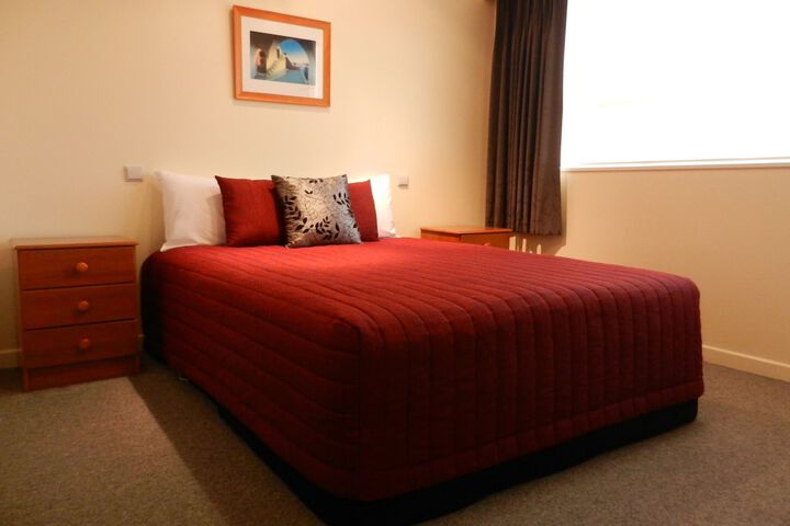 Room 6 of 114