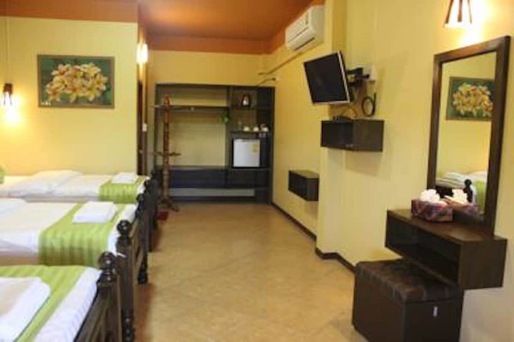 Room 16 of 33