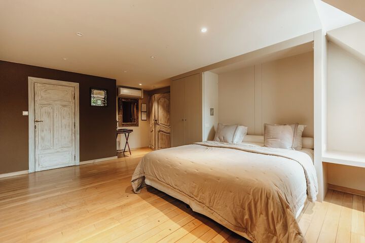 Room 13 of 40