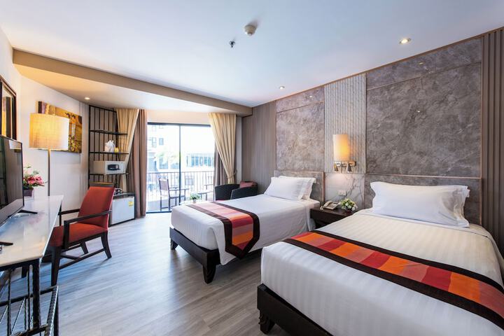 Room 26 of 120