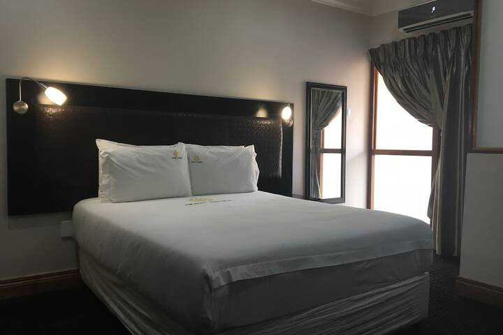 Room 14 of 30