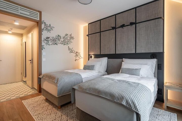 Room 17 of 53