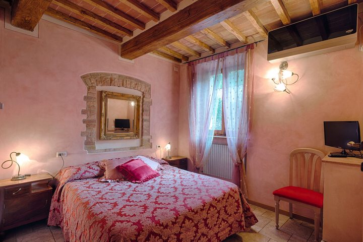 Donna Nobile in San Gimignano