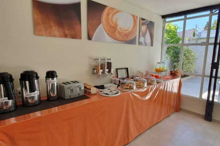 Breakfast/Coffee Service 26 of 37