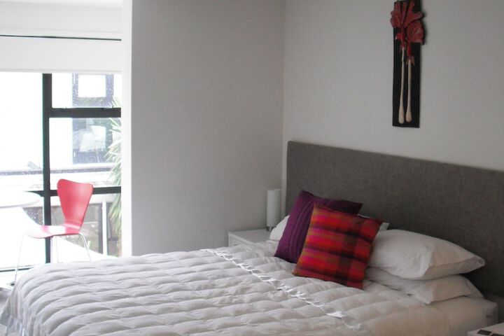 Room 5 of 118