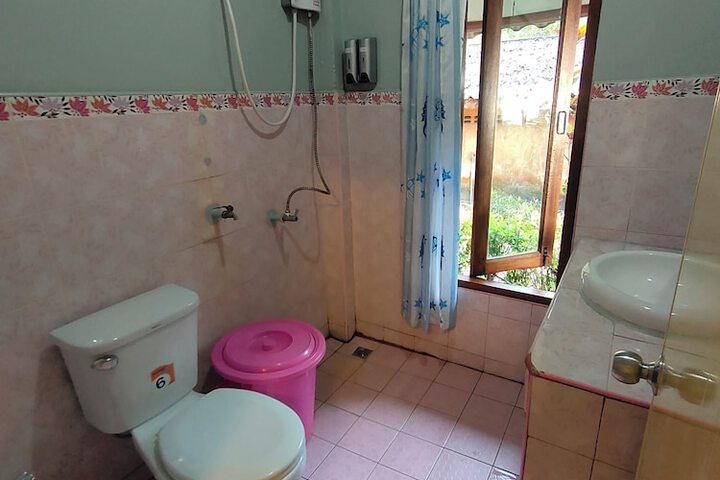 Room 25 of 53