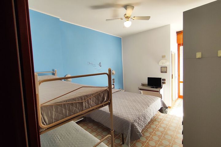 Room 9 of 22
