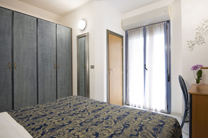 Room 15 of 169