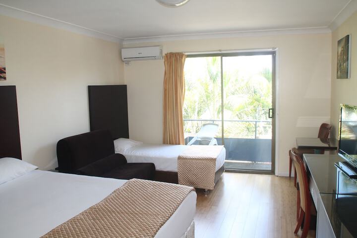 Room 4 of 47