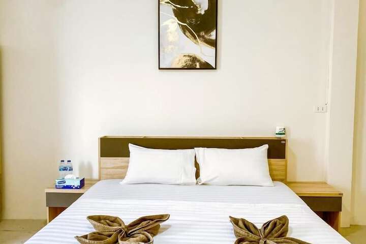Room 2 of 37