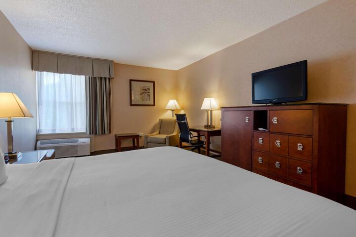 1 King Bed (9 of 9)