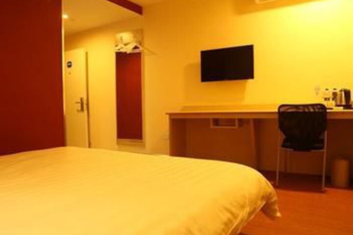 Room 7 of 39