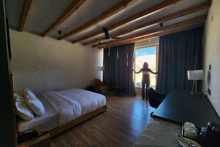 Room 6 of 26