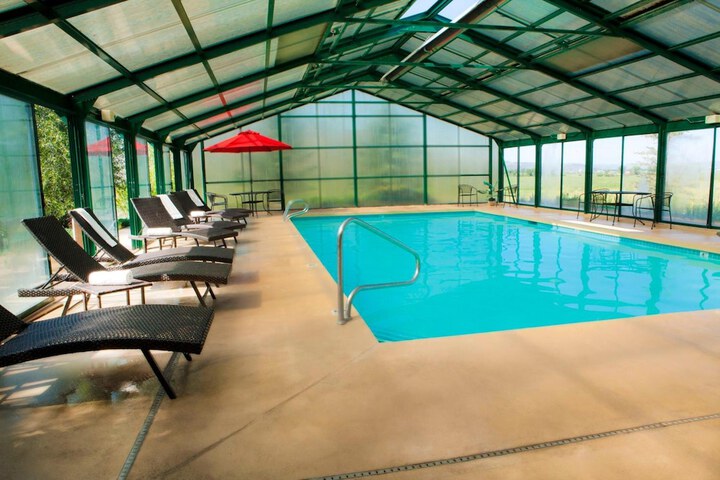 Pool 39 of 60