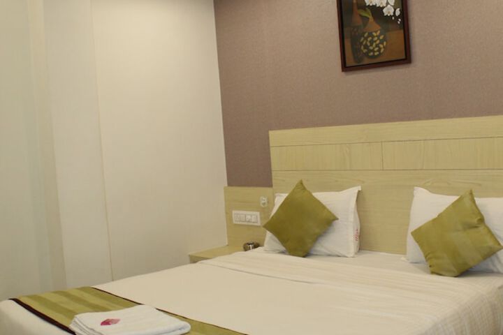 Room 11 of 21