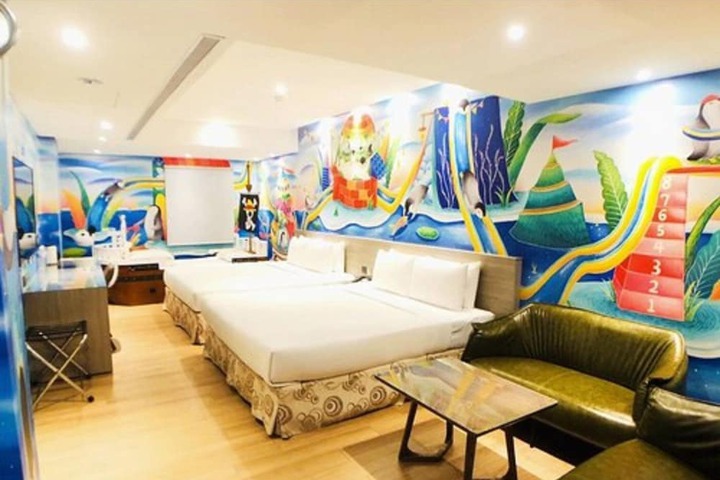 Room 43 of 96
