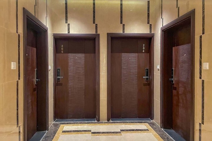 Ballroom/Hall 48 of 53