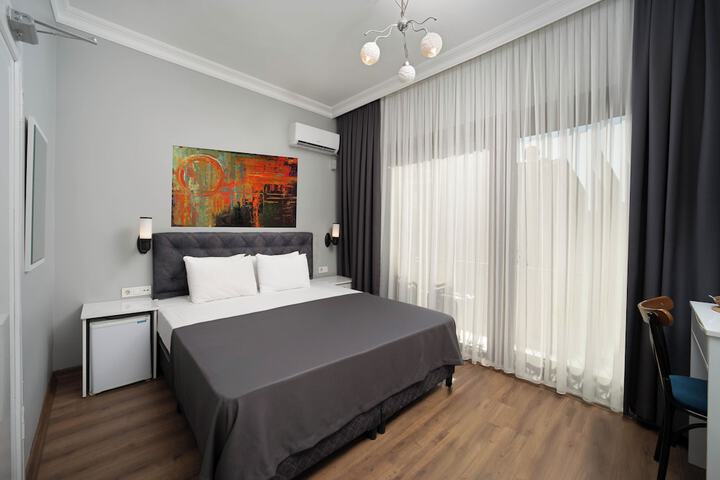 Room 8 of 31