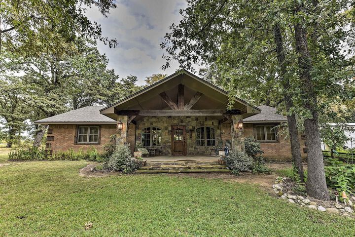 Kingston House w / Fire Pit Short Walk to Lake!