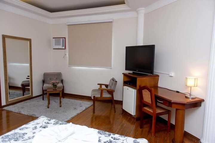 Room 21 of 44