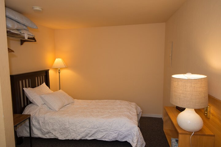 Room 16 of 60