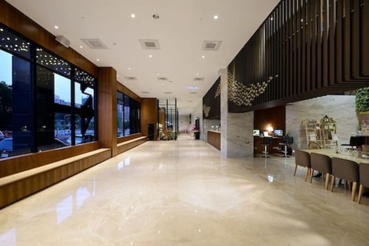 Hotel Interior 4 of 53