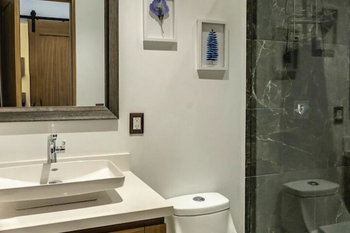 Room 10 of 26
