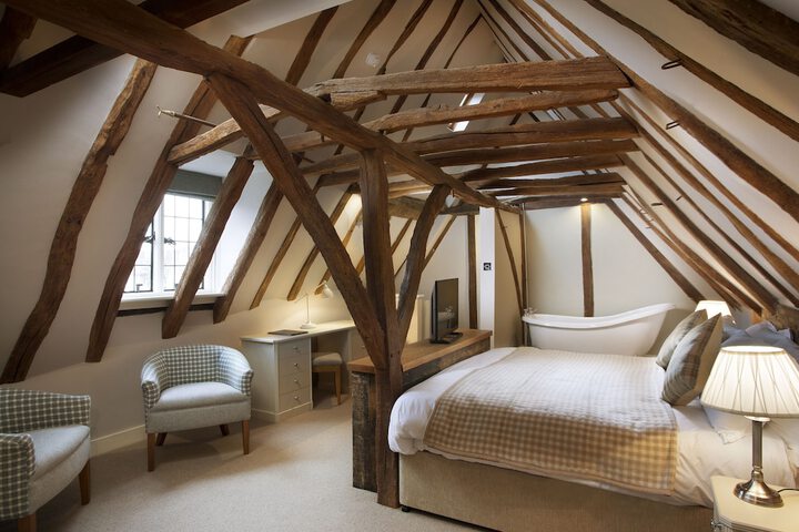Room 3 of 65
