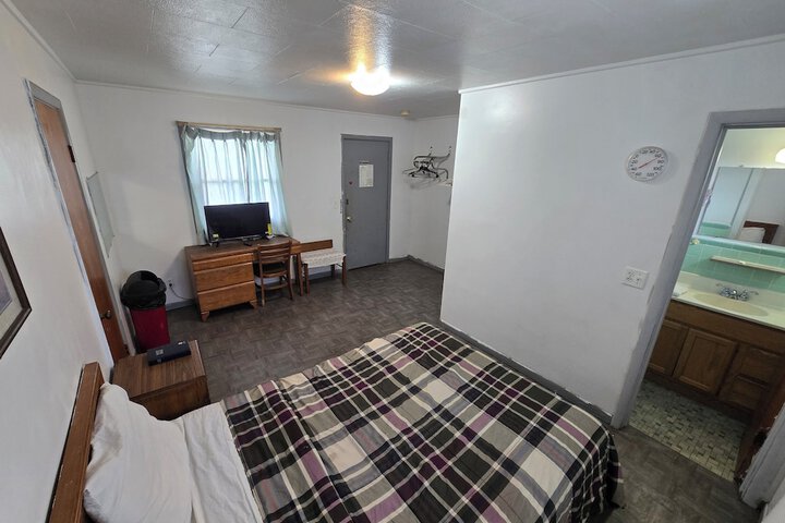 Room 14 of 87