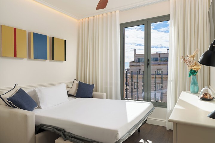 Room 16 of 80