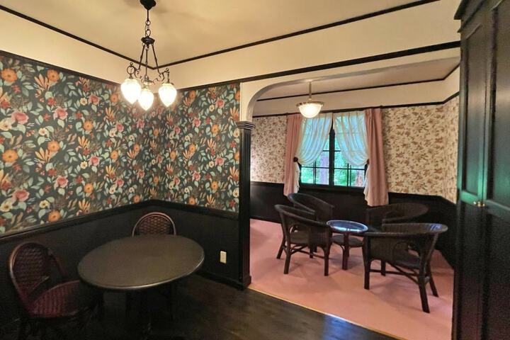 Room 23 of 121