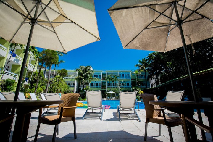 Hotel Pool