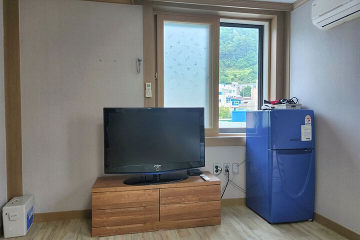 Room 25 of 29