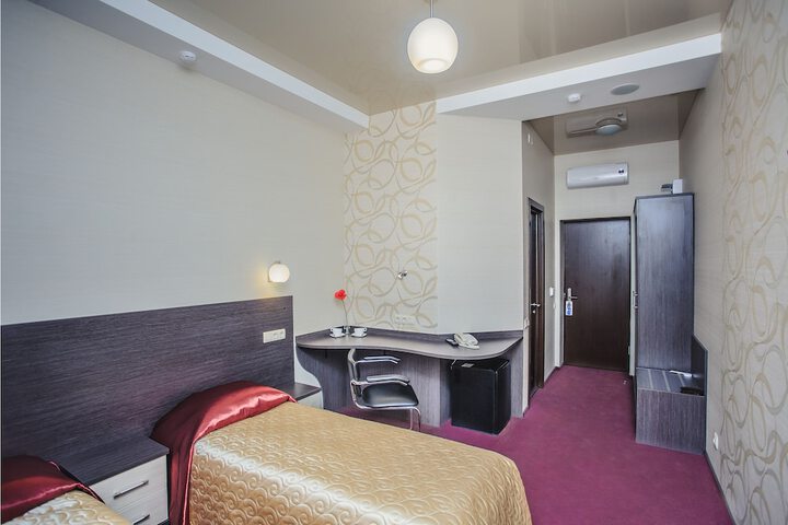 Room 17 of 42