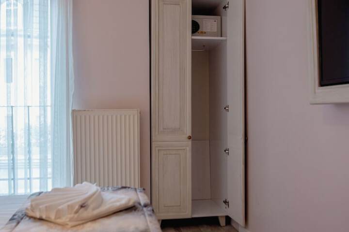 Room 19 of 56