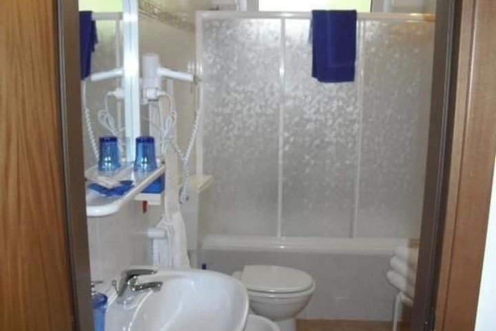 Room 15 of 28