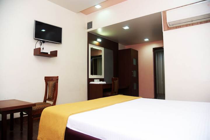 Room 13 of 24