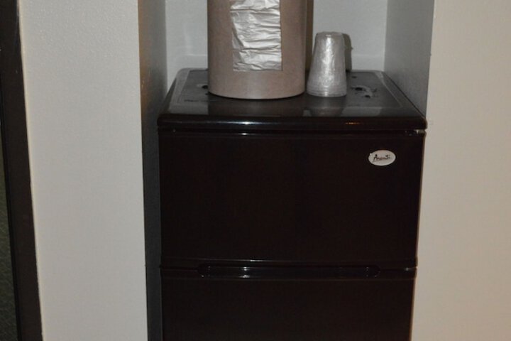Room 4 of 37