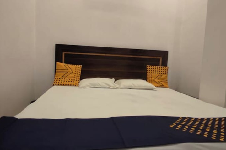 Room 10 of 30