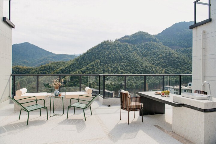 Terrace/Patio 72 of 143