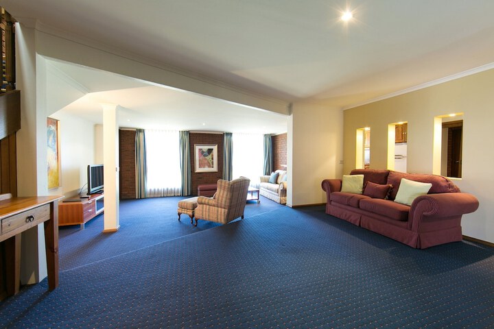 Room 46 of 85