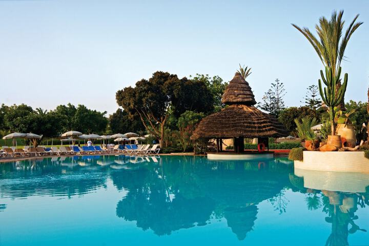 Hotel with Pool