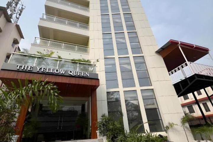 Hotel- The Yellow Queen