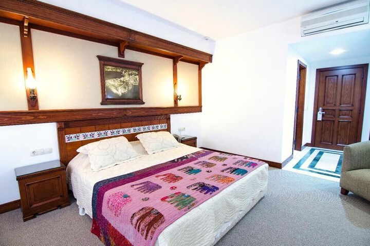 Room 13 of 26
