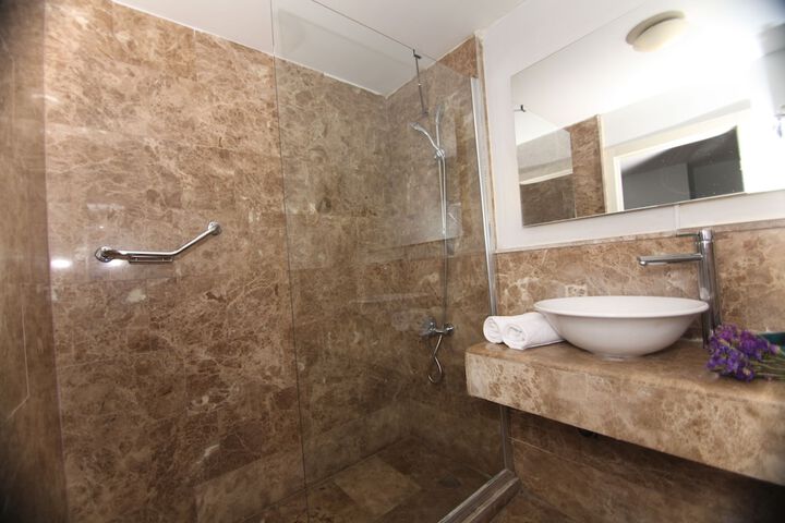 Room 20 of 25