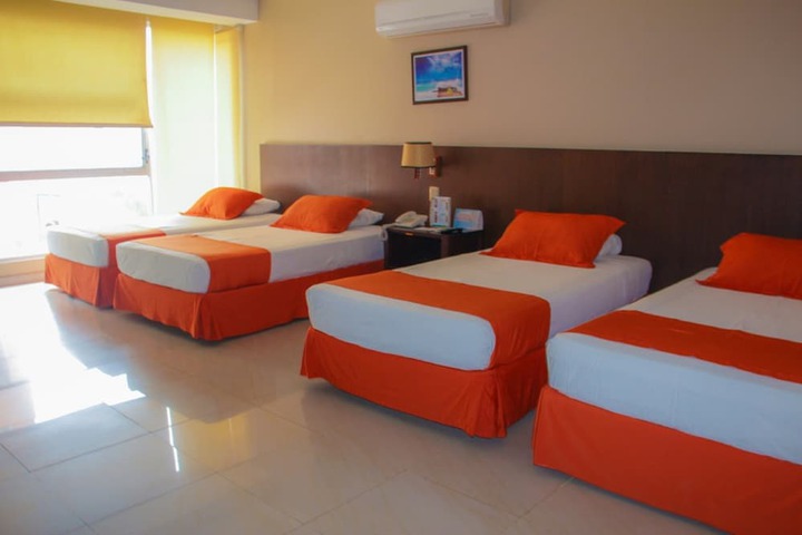 Room 8 of 34