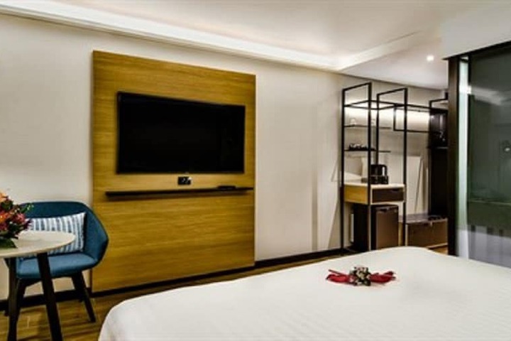 Room 3 of 32
