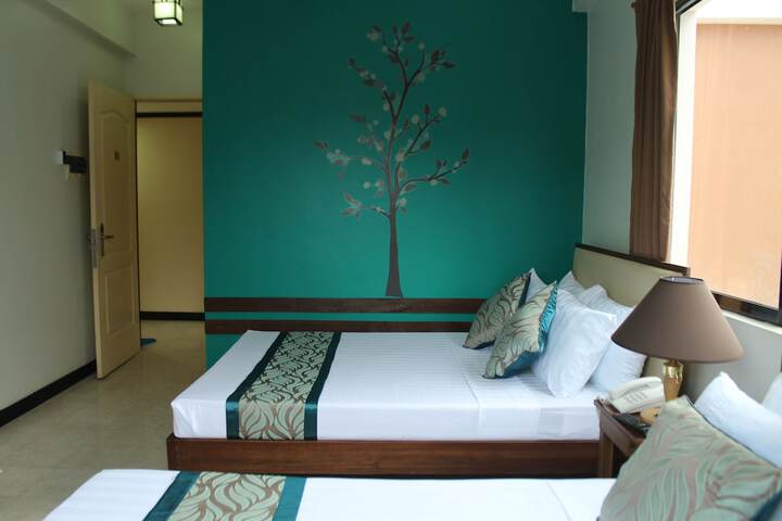 Room 8 of 34